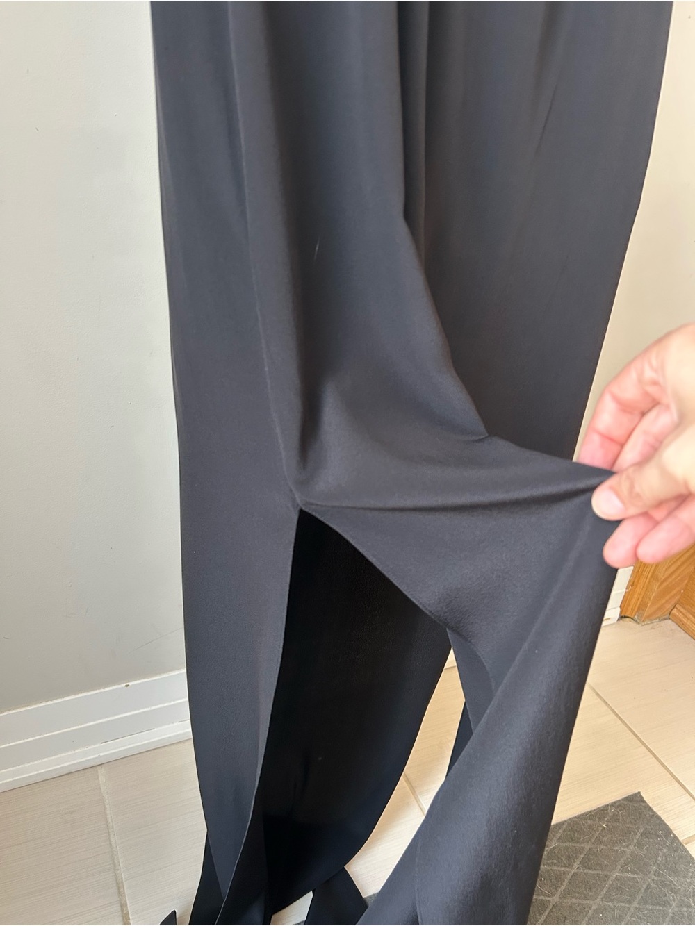 Club Monaco SILK Black One-Shoulder Maxi Dress with Side Slits - 90s Minimalism - Picture 6 of 14